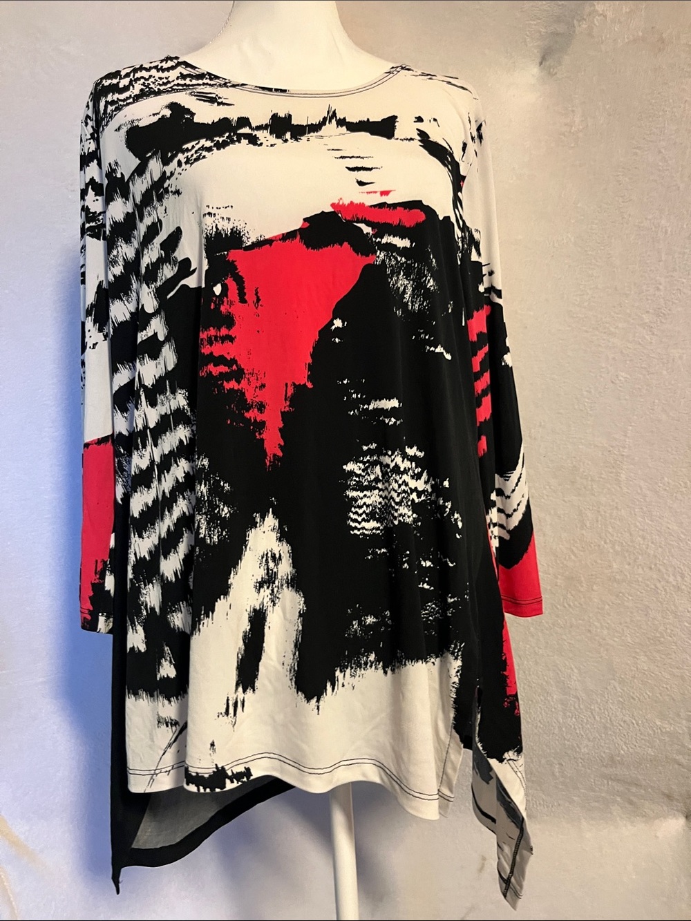 Clara Sun Woo Abstract-Print Long Sleeve Tunic in Black, White & pink